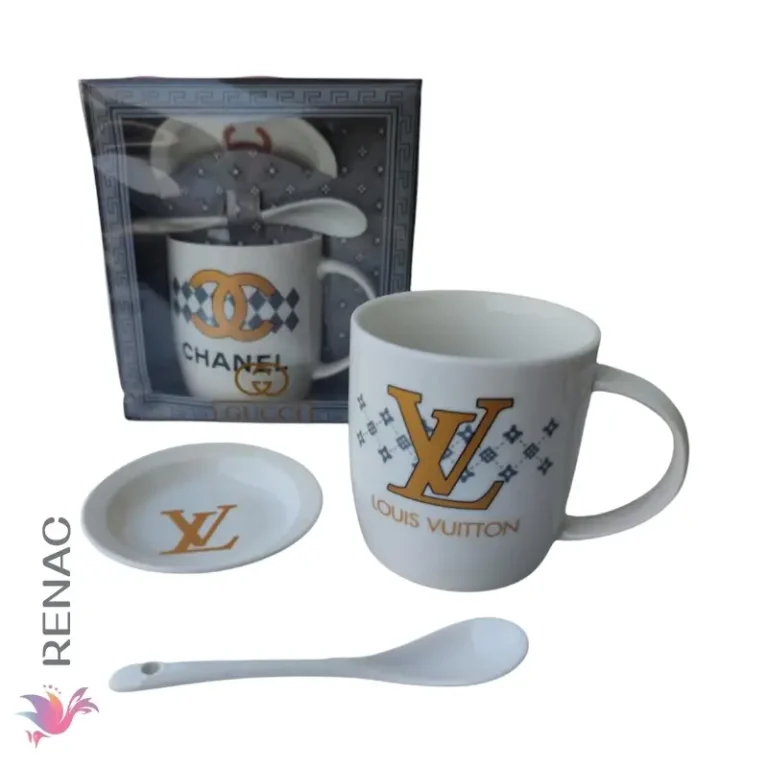 Taza, cuchara y plato